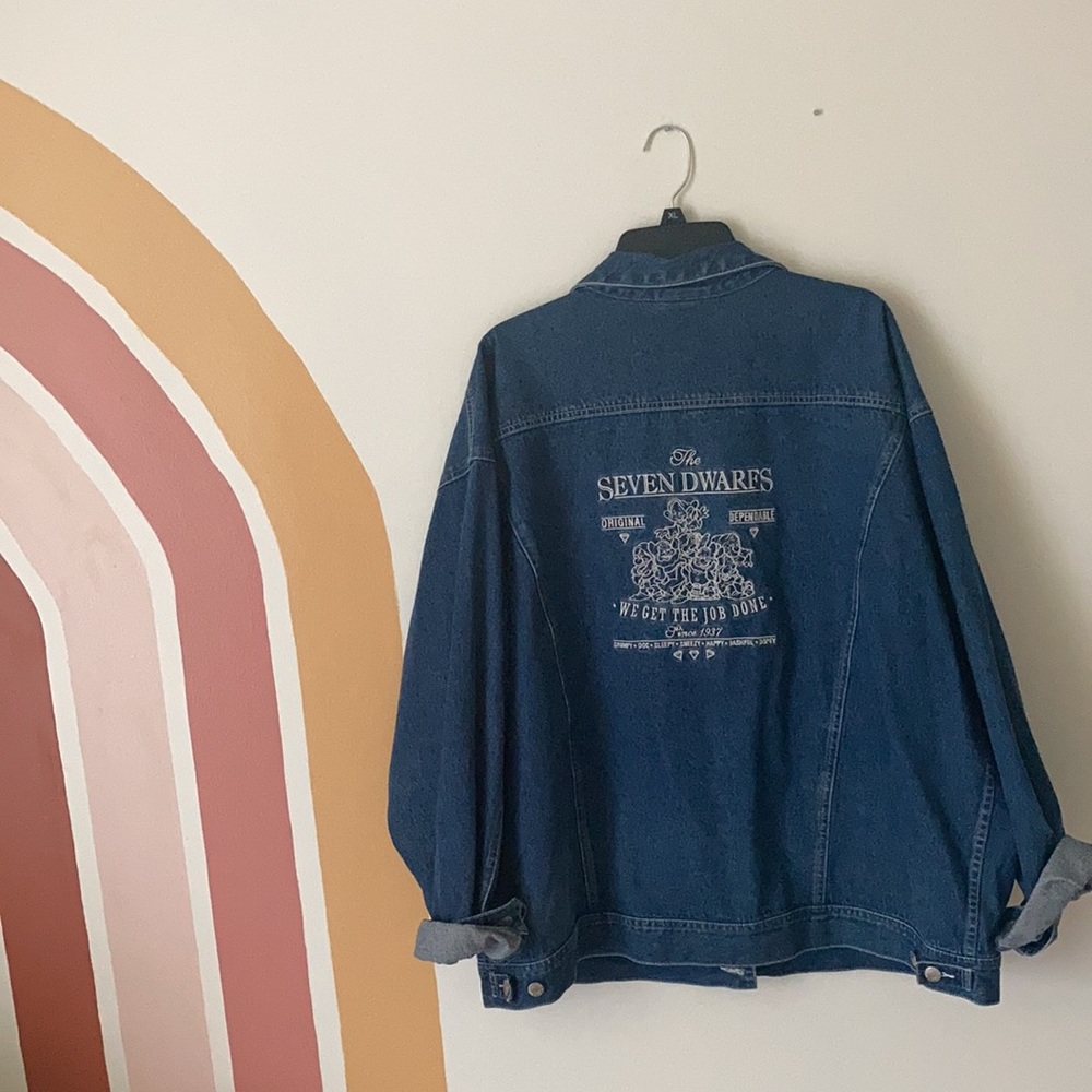 Vintage Disney embroidered denim jacket!!